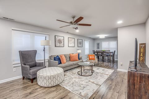 Spacious Executive Suite Downtown Bowling Green