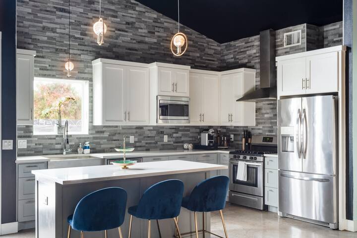 Stylish 4BR Home w Pool & Hot Tub near Downtown gallery image 3