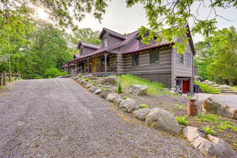Custom-Built Clarklake Cabin: Sauna & Cold Plunge!