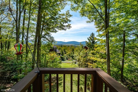 Treehouse Vibes w/ Views & Hot Tub - Trail Magic