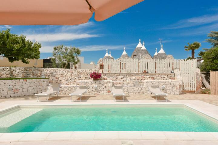 Trulli Colebè with Private pool