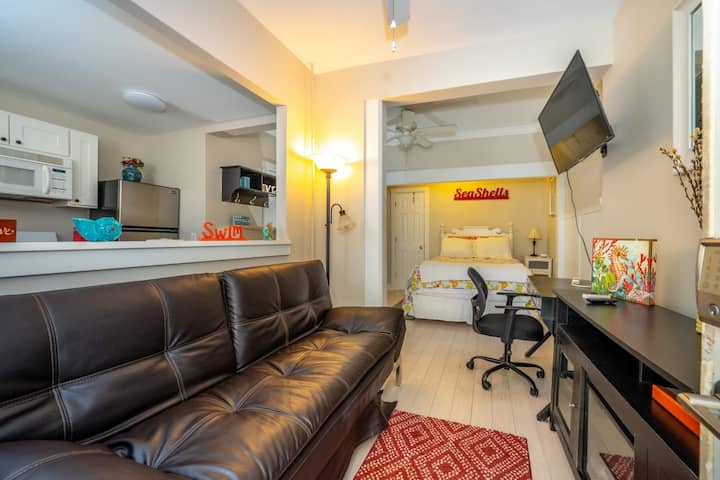 Large Pet Friendly Studio 2 Blocks Beach - Asbury Park, NJ