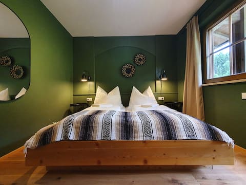Top Airbnb: Alpine-style apartment with balcony and parking - 3 in Wilten