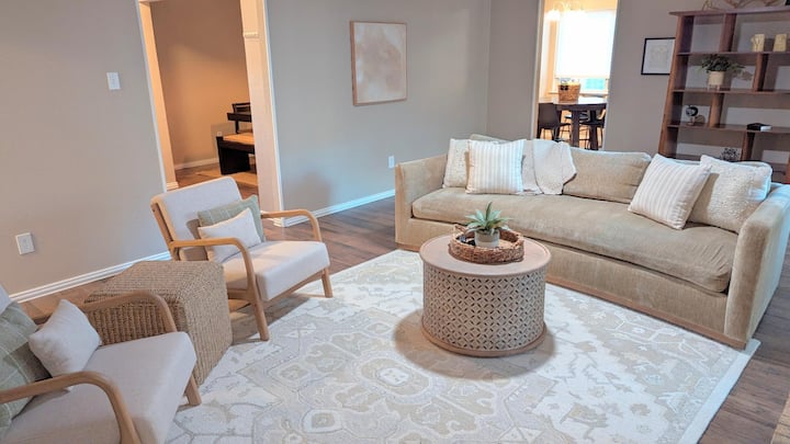 Location! Single Story! +Sunroom - North Richland Hills, TX