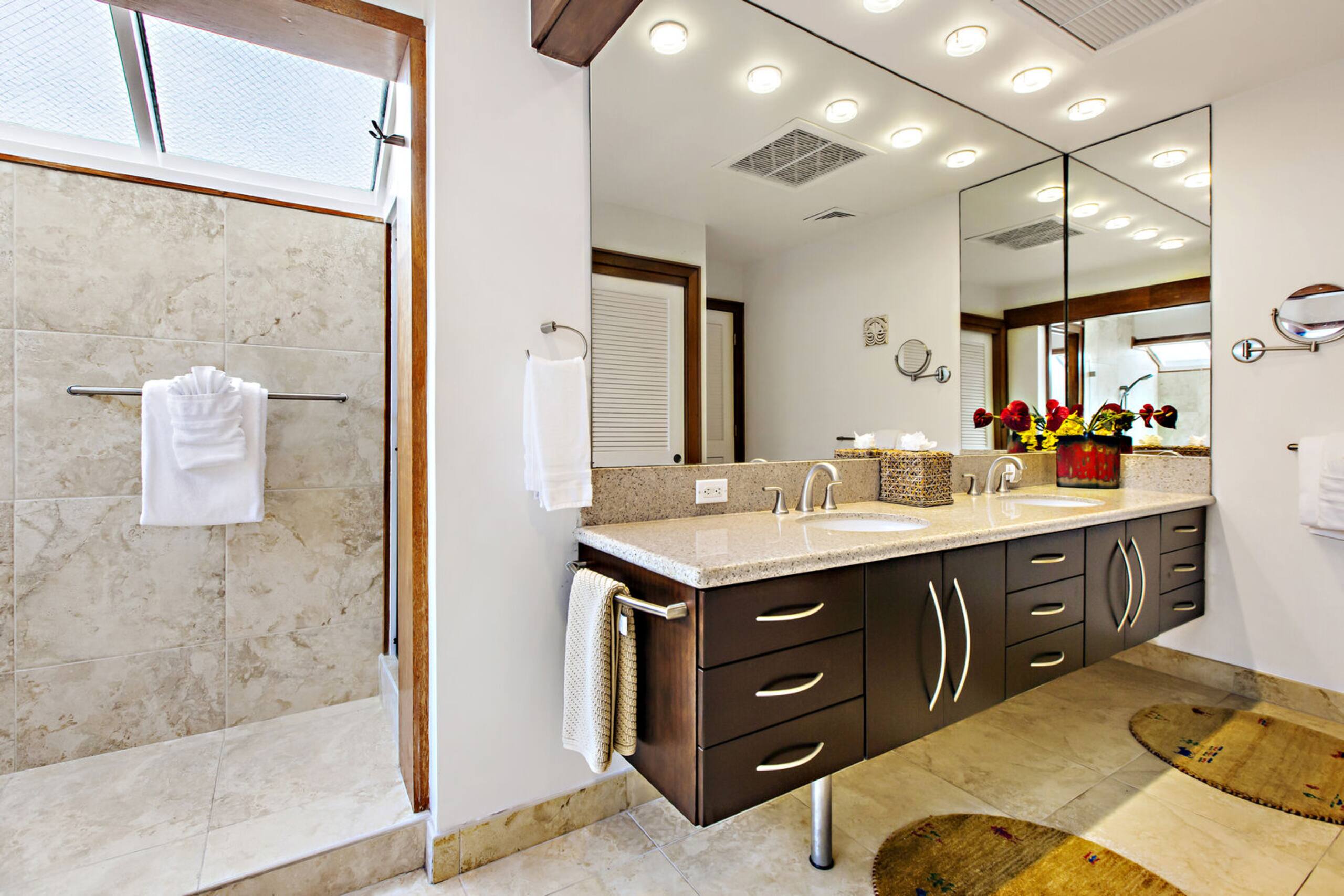 Condo in Lahaina · ★4.53 · 2 bedrooms · 3 beds · 3 baths - Image 27