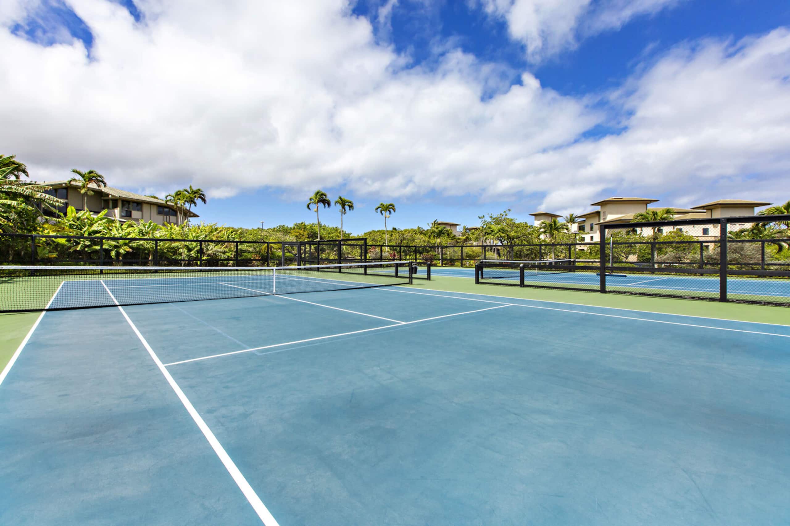 Condo in Lahaina · ★4.53 · 2 bedrooms · 3 beds · 3 baths - Image 36