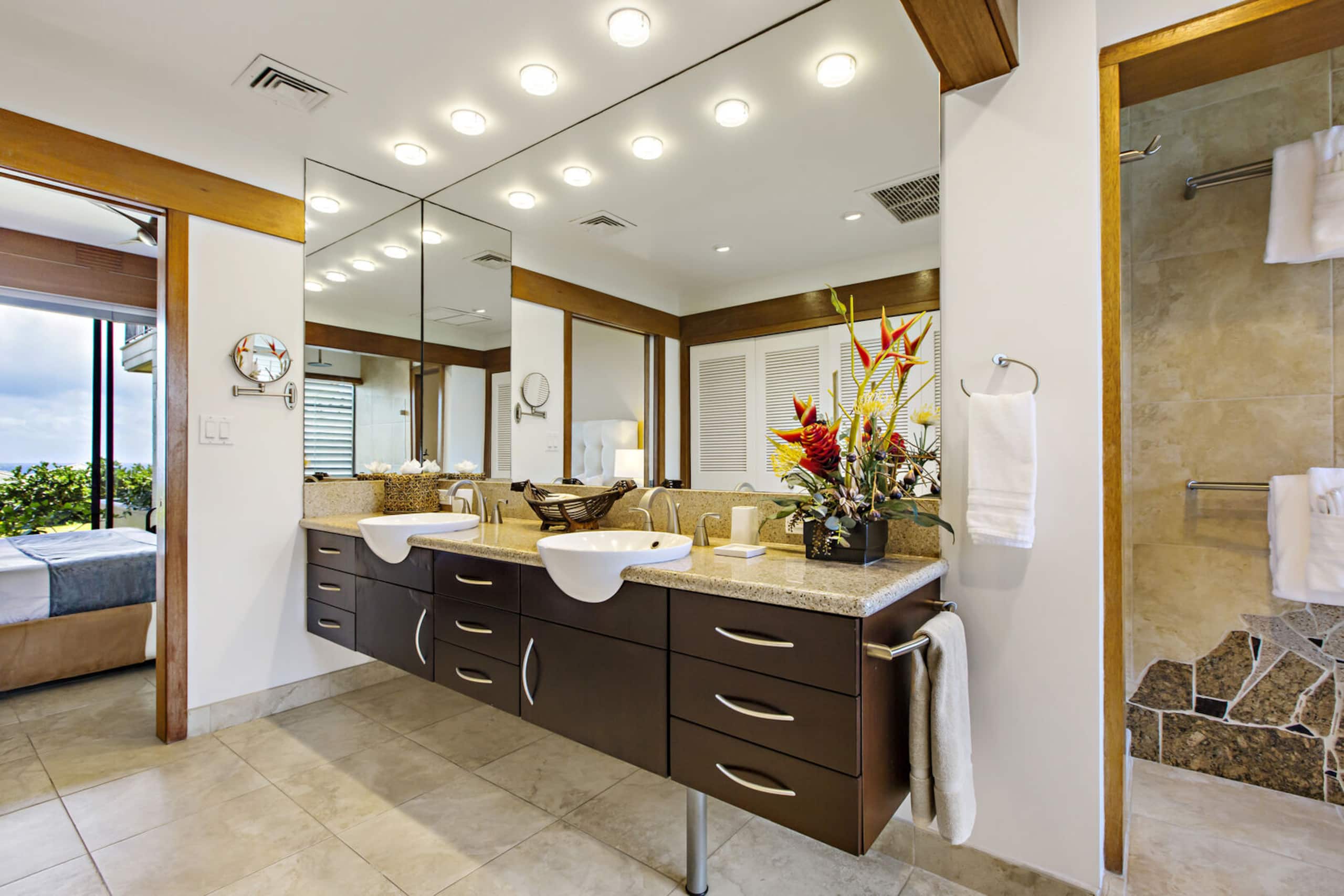 Condo in Lahaina · ★4.53 · 2 bedrooms · 3 beds · 3 baths - Image 21