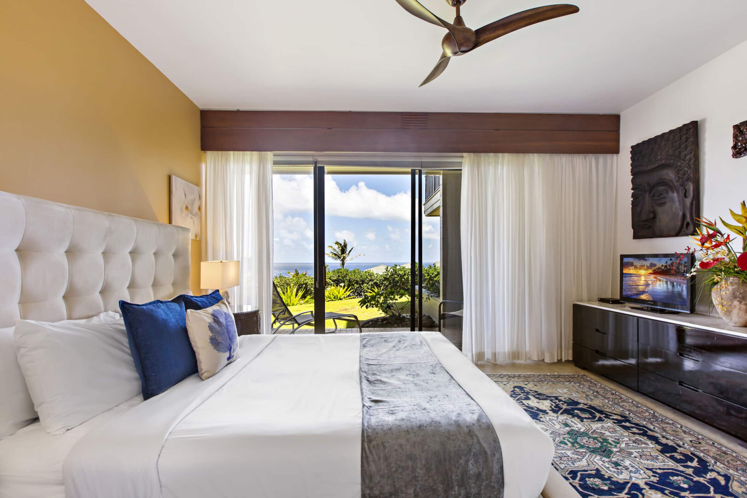 Condo in Lahaina · ★4.53 · 2 bedrooms · 3 beds · 3 baths - Image 13