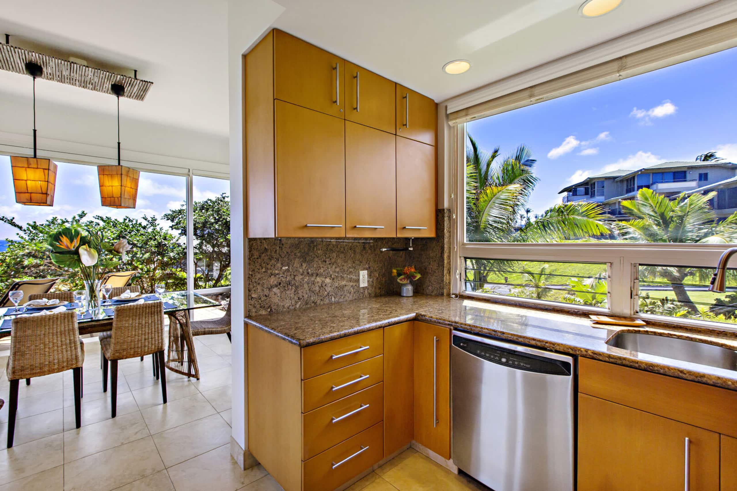 Condo in Lahaina · ★4.53 · 2 bedrooms · 3 beds · 3 baths - Image 11
