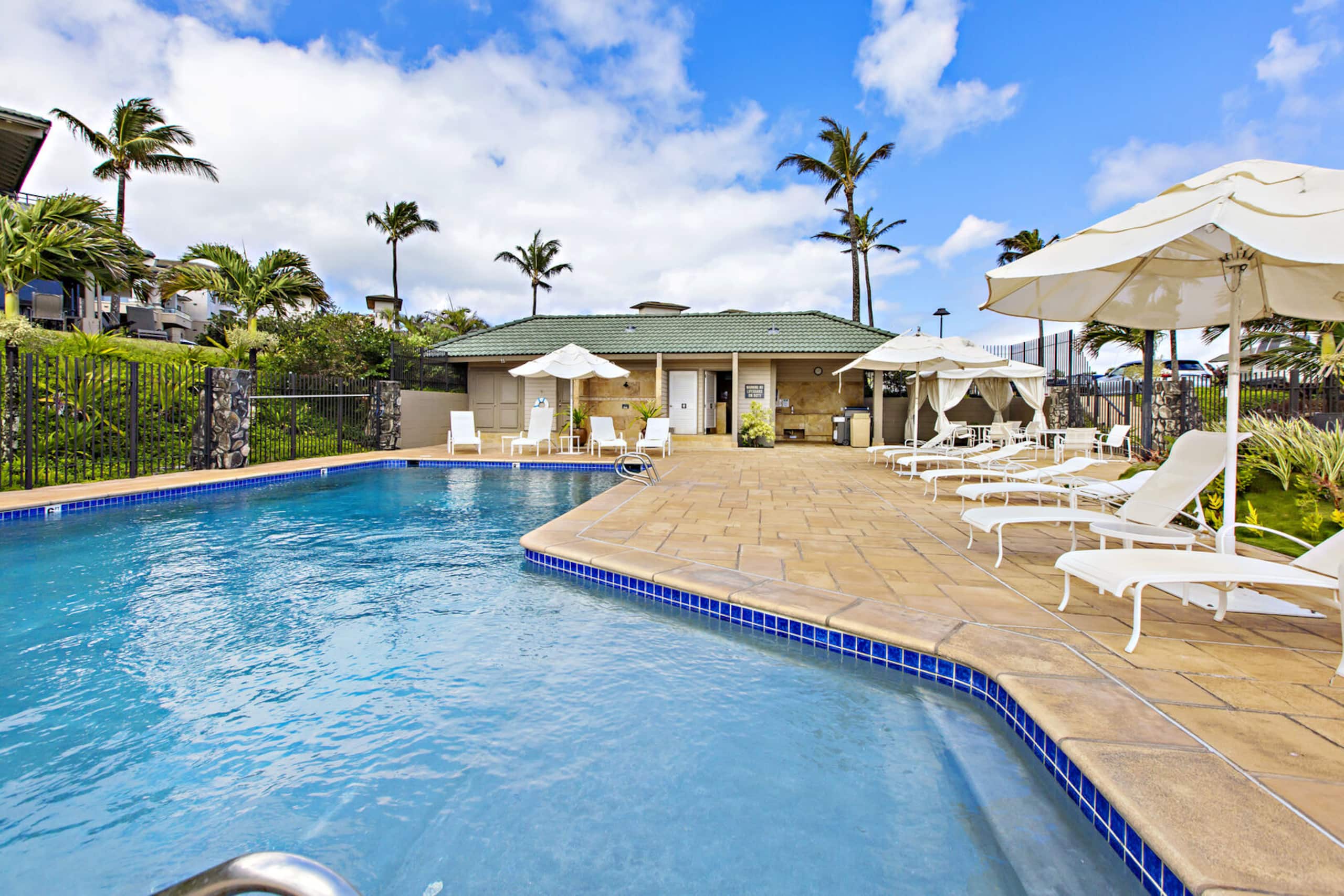 Condo in Lahaina · ★4.85 · 1 bedroom · 2 beds · 2 baths - Image 32