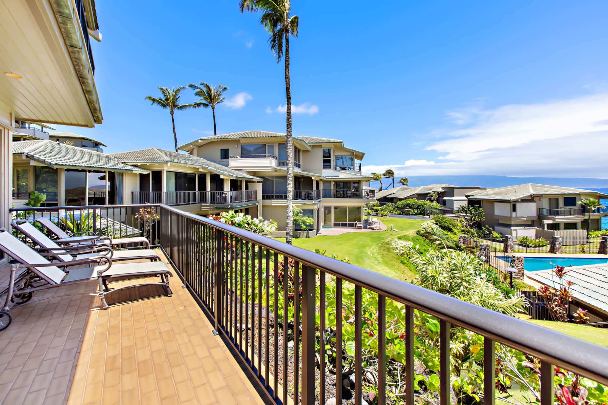 Condo in Lahaina · ★4.85 · 1 bedroom · 2 beds · 2 baths - Image 3