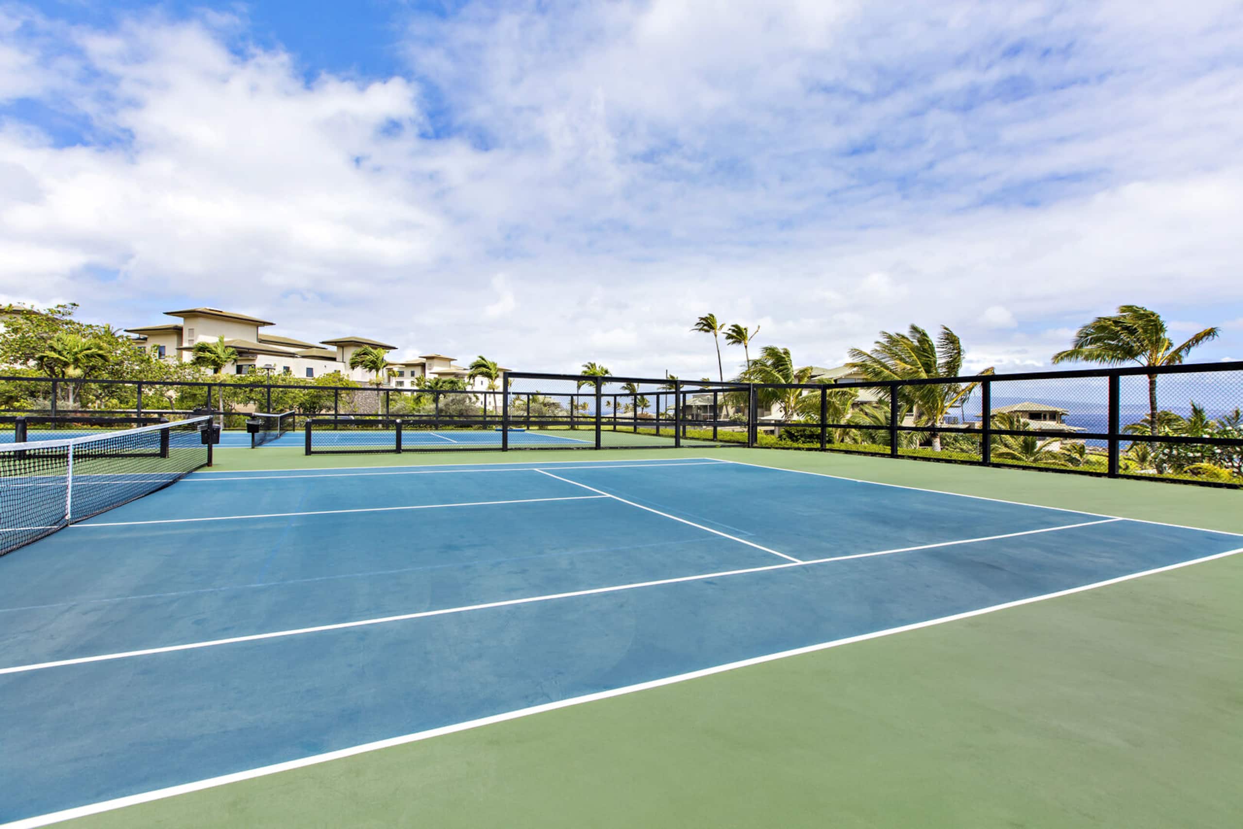Condo in Lahaina · ★4.85 · 1 bedroom · 2 beds · 2 baths - Image 37