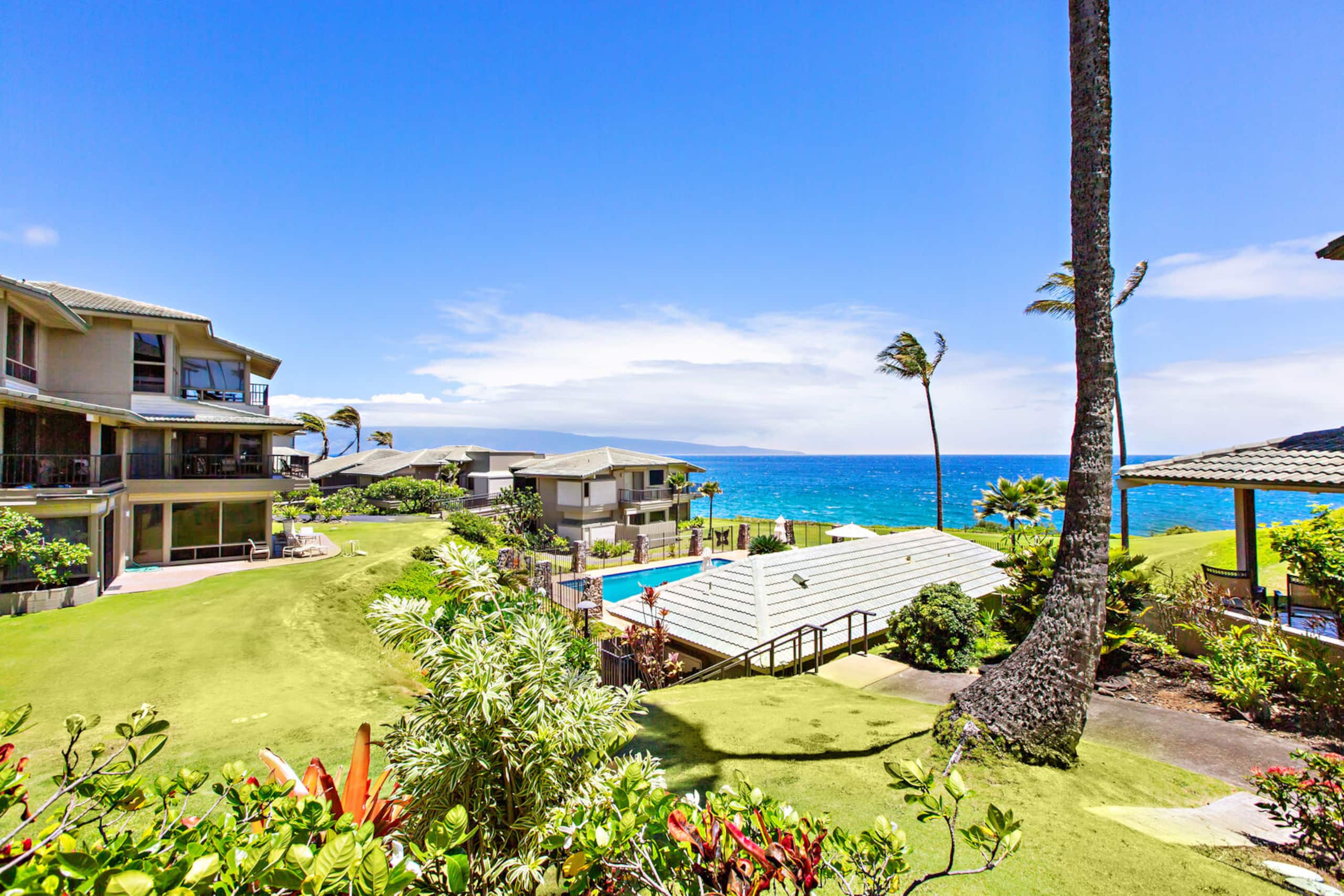 Condo in Lahaina · ★4.85 · 1 bedroom · 2 beds · 2 baths - Image 2
