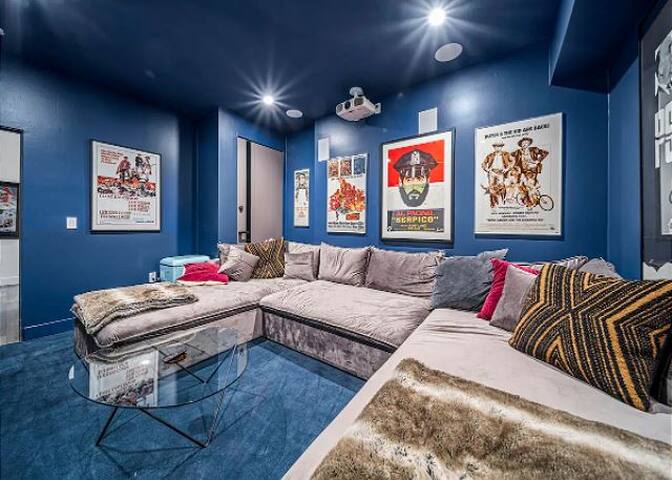 Luxurious 5BR Tri-Level Retreat in Hollywood Hills gallery image 3