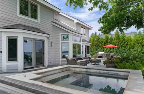 Lakeside Love: Beach & Hot Tub