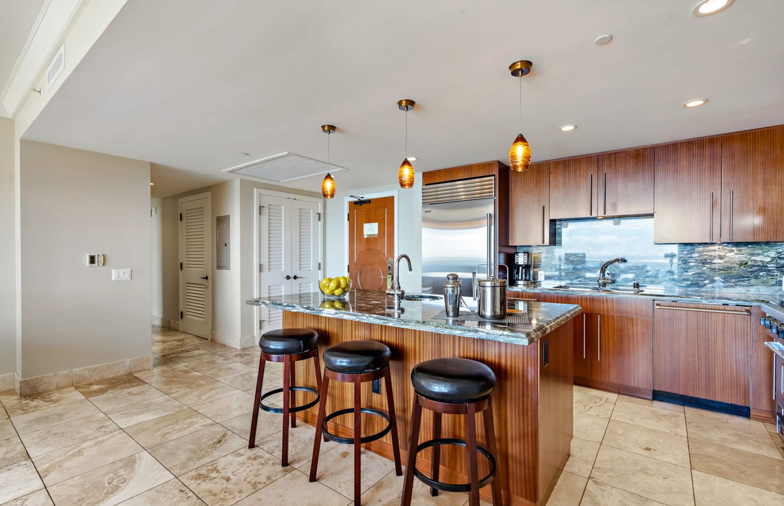Condo in Lahaina · ★4.5 · 3 bedrooms · 4 beds · 3 baths - Image 8