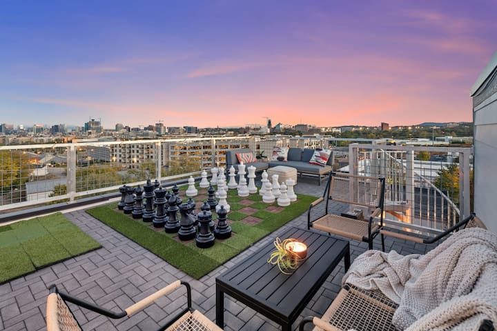 The View at City Heights | Mins to Broadway, Vandy