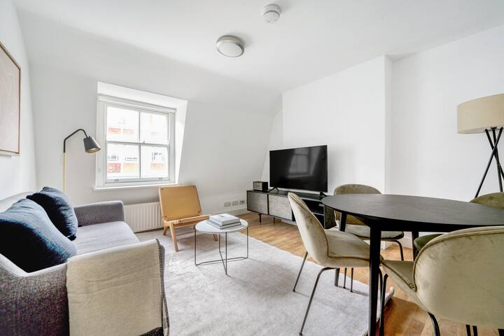 Blueground | Fitzrovia, walk to shops gallery image 4