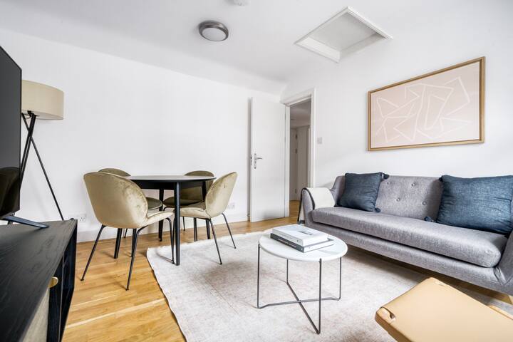 Blueground | Fitzrovia, walk to shops gallery image 2