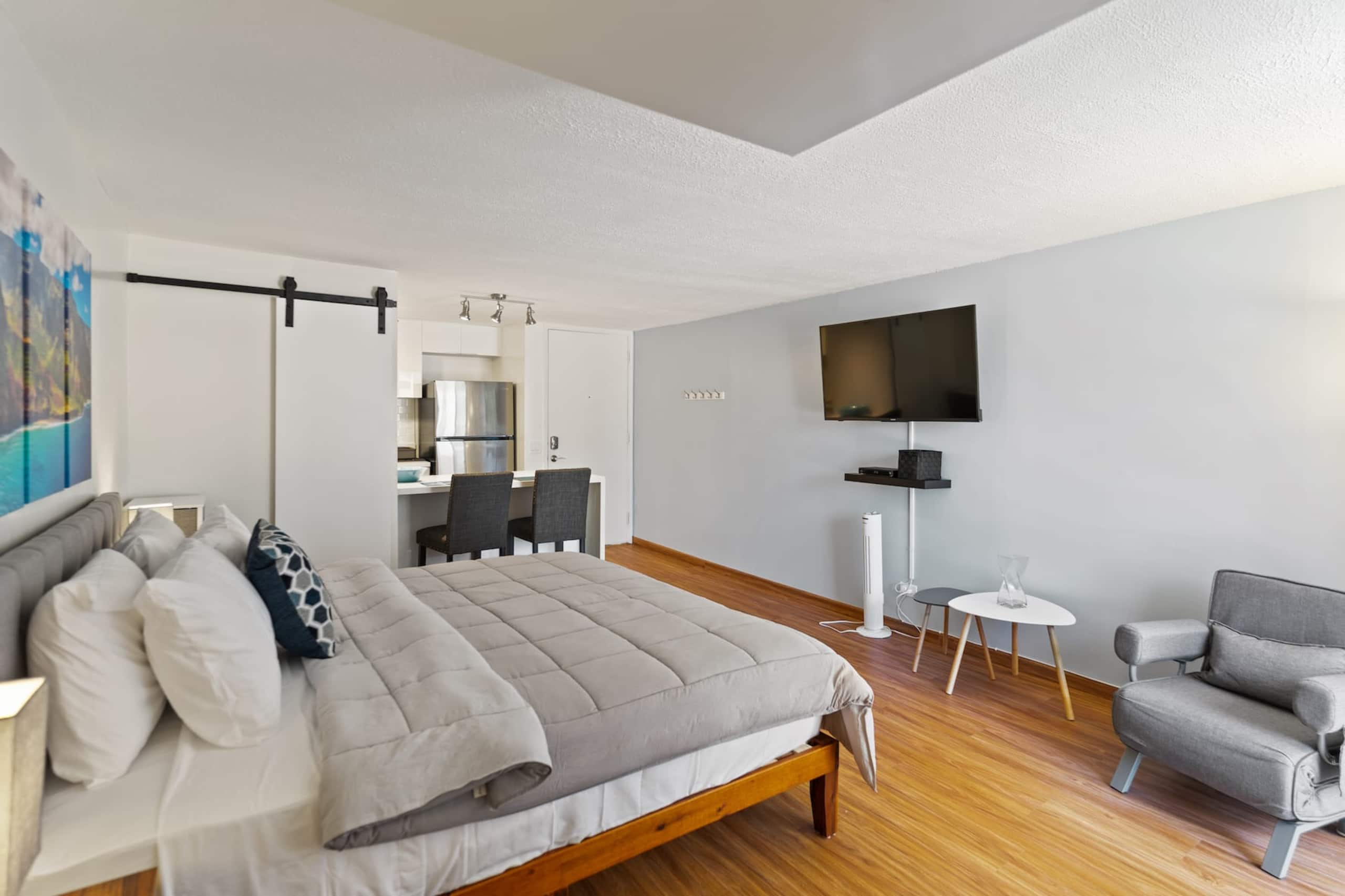Condo in Honolulu · ★4.89 · 1 bedroom · 1 bed · 1 bath - Image 15
