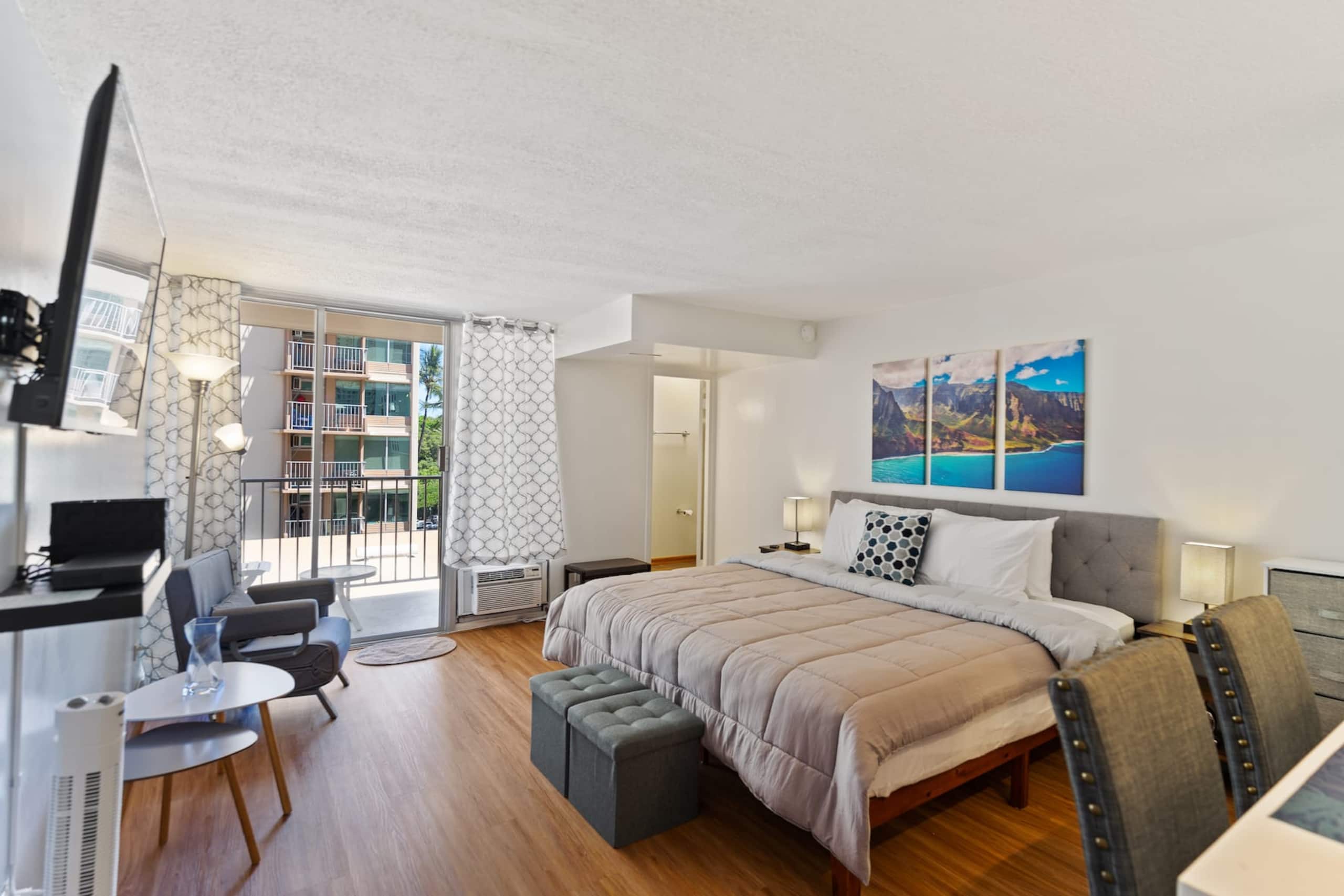 Condo in Honolulu · ★4.89 · 1 bedroom · 1 bed · 1 bath - Image 3