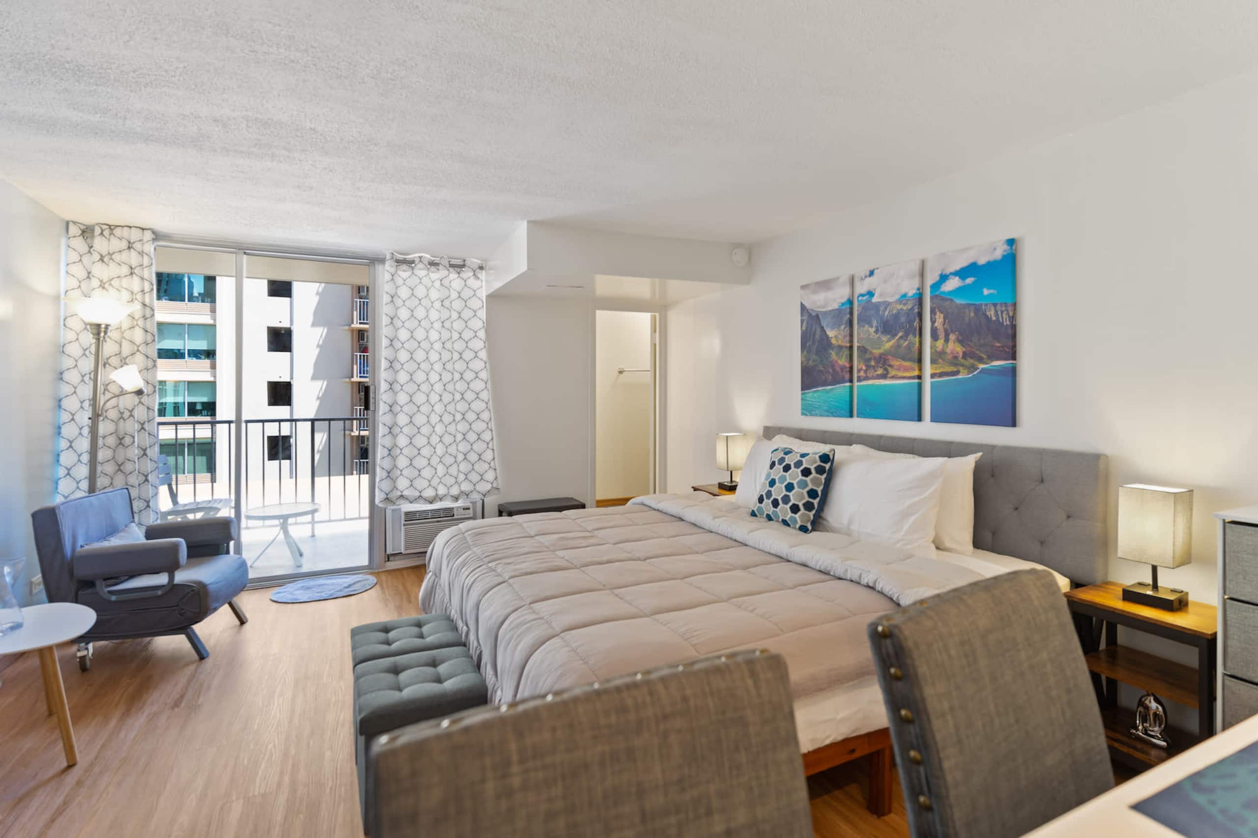Condo in Honolulu · ★4.89 · 1 bedroom · 1 bed · 1 bath - Image 16
