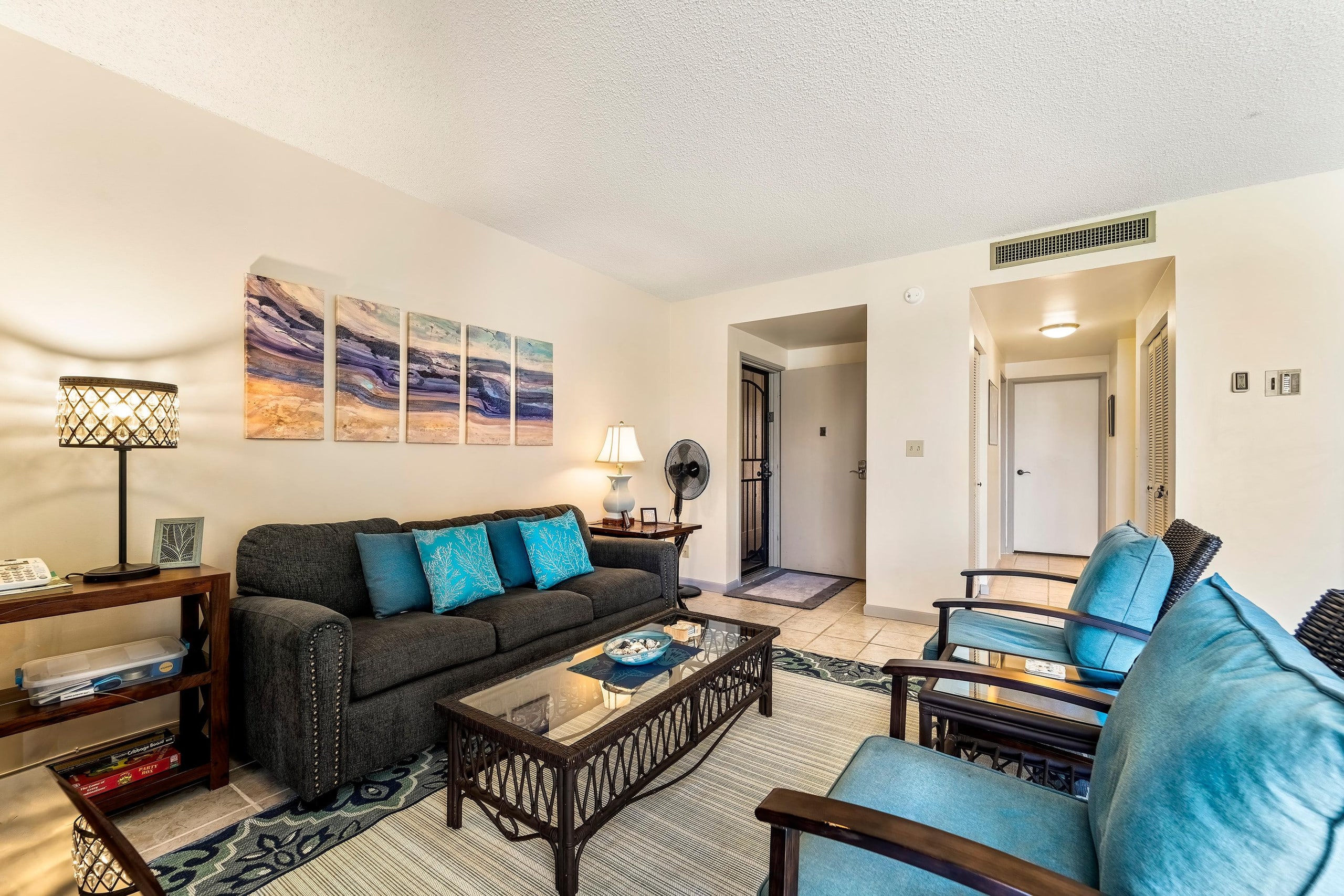 Condo in Kailua-Kona · ★4.58 · 2 bedrooms · 3 beds · 2 private baths - Image 3