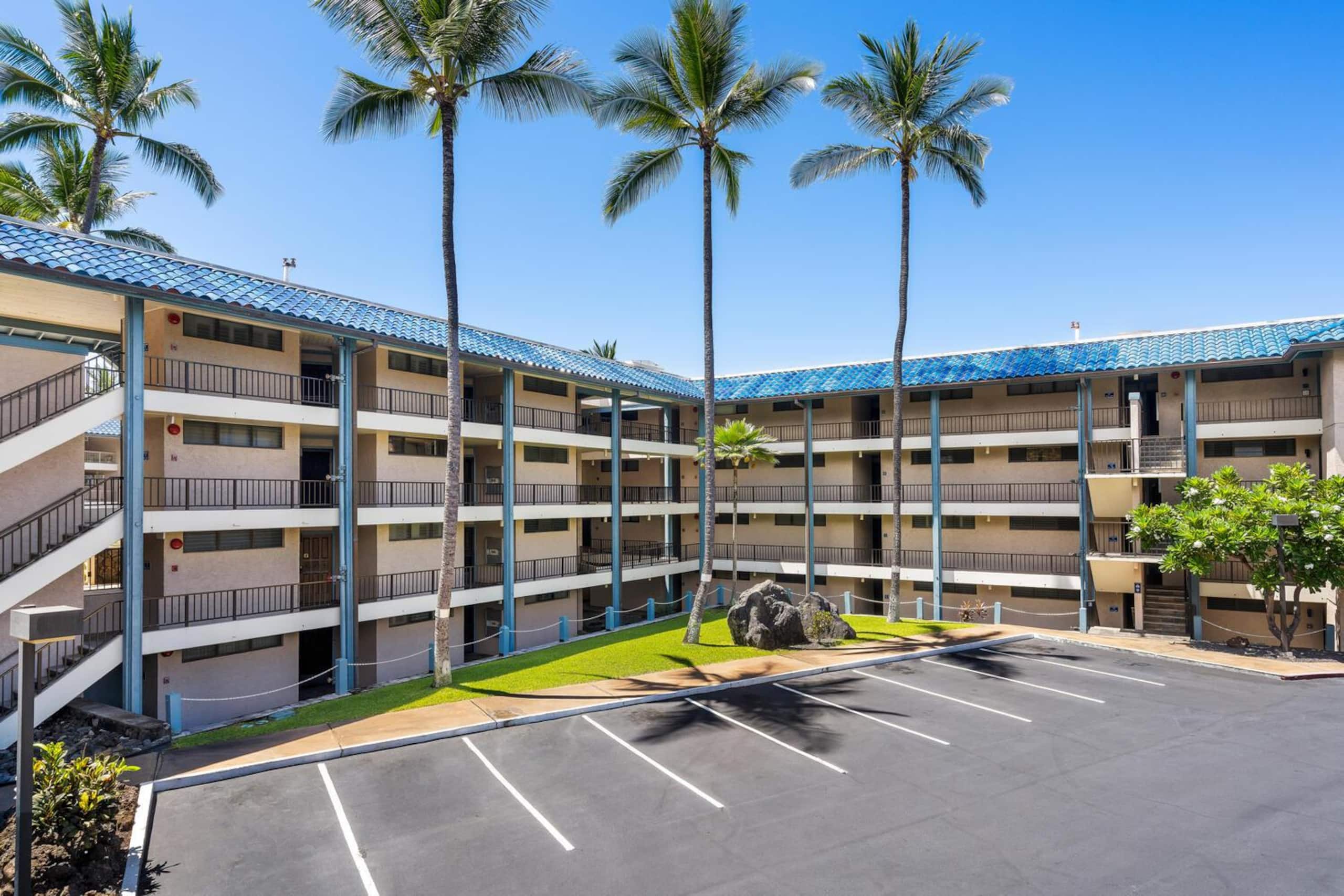 Condo in Kailua-Kona · ★4.8 · 1 bedroom · 2 beds · 1 bath - Image 30