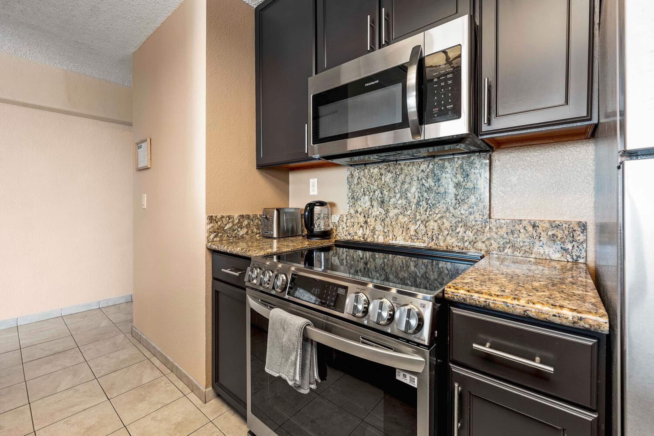 Condo in Kailua-Kona · ★4.8 · 1 bedroom · 2 beds · 1 bath - Image 10