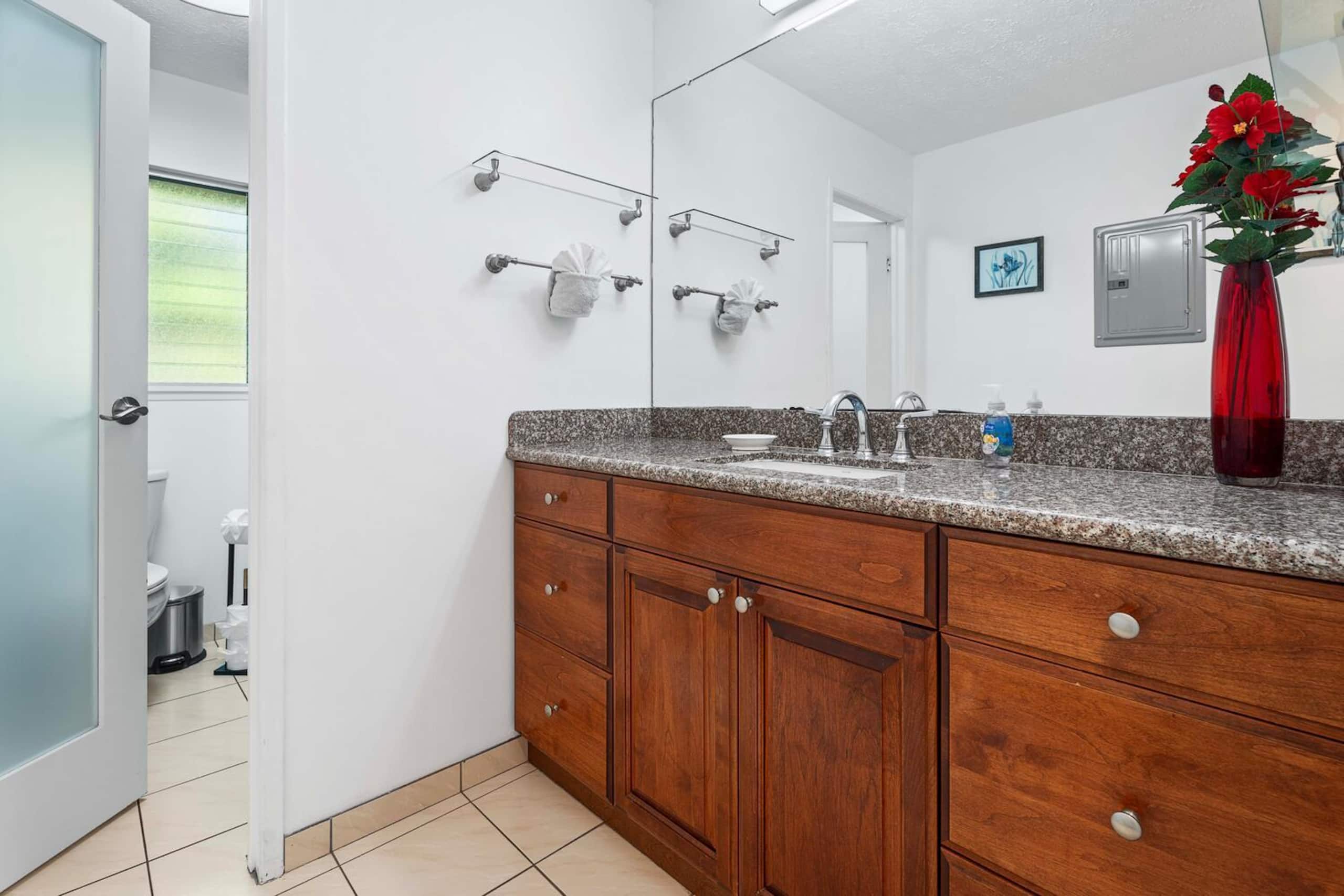 Condo in Kailua-Kona · ★4.53 · 3 bedrooms · 5 beds · 2 private baths - Image 22