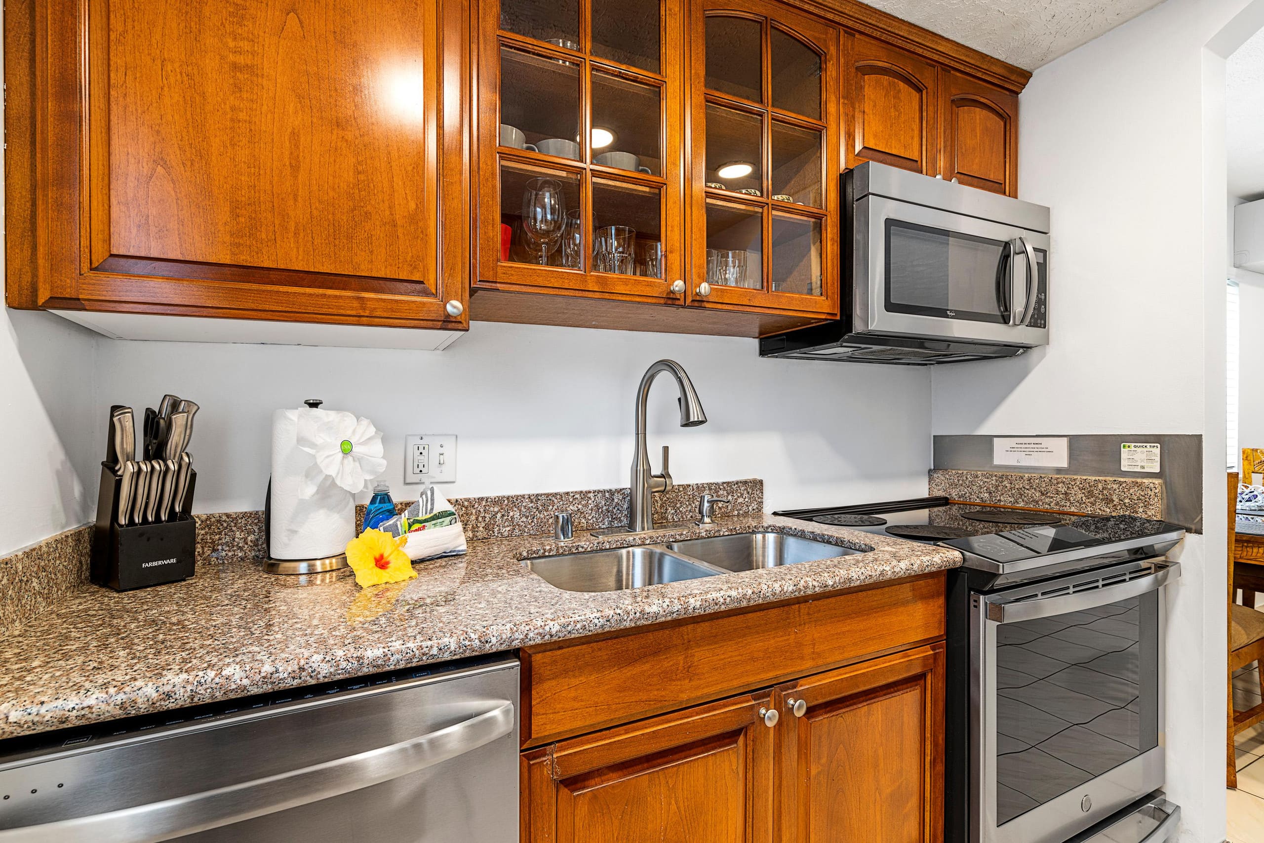 Condo in Kailua-Kona · ★4.53 · 3 bedrooms · 5 beds · 2 private baths - Image 7