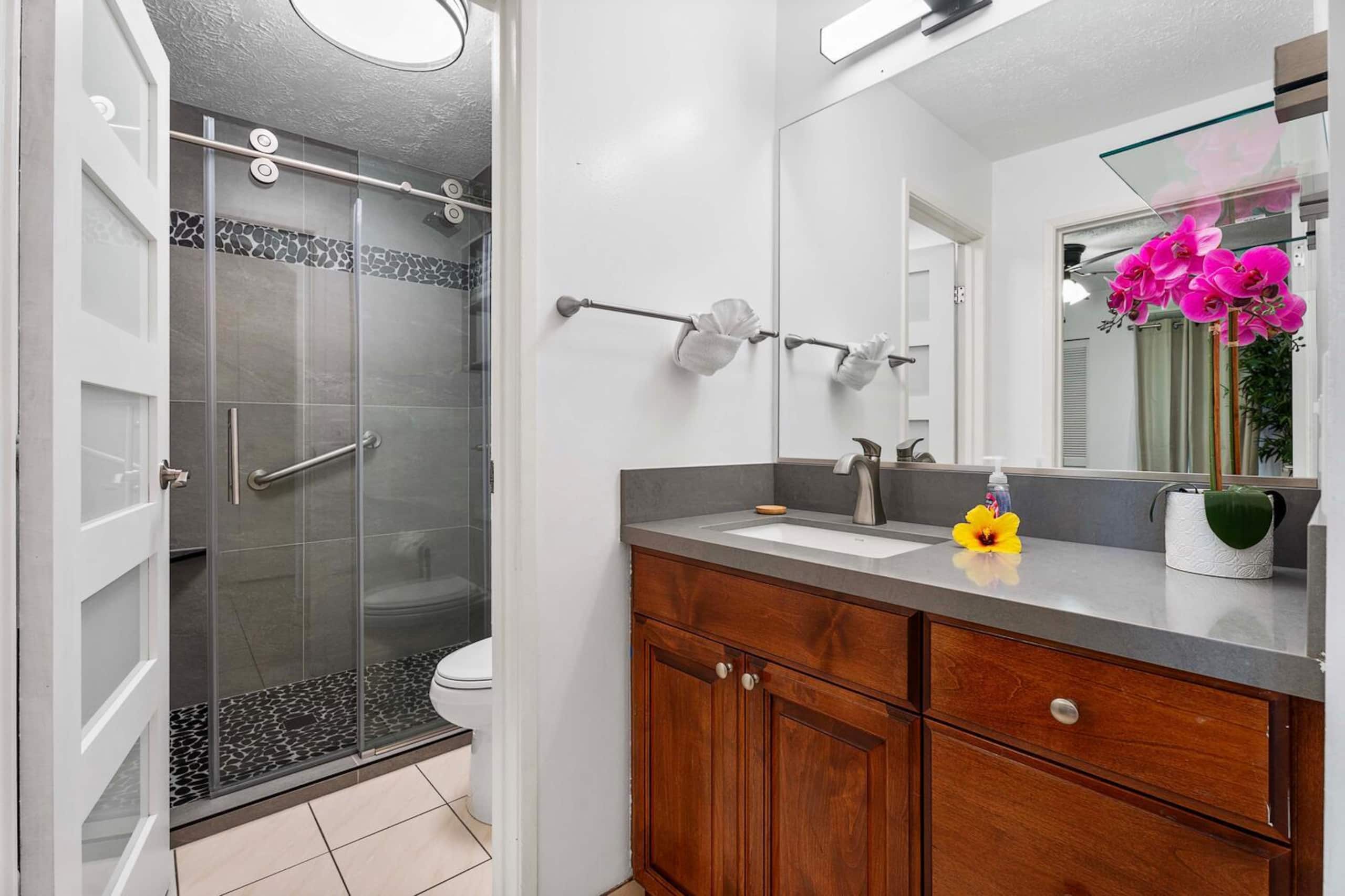 Condo in Kailua-Kona · ★4.53 · 3 bedrooms · 5 beds · 2 private baths - Image 14