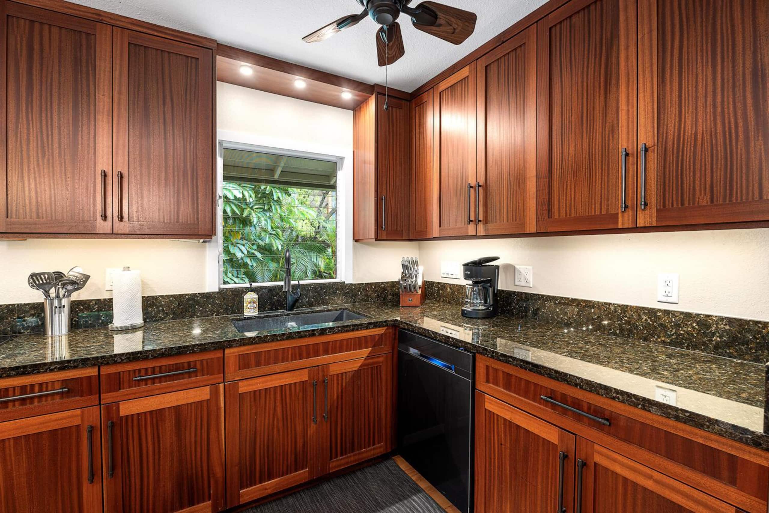 Home in Kailua-Kona · ★4.91 · 3 bedrooms · 4 beds · 2 baths - Image 9