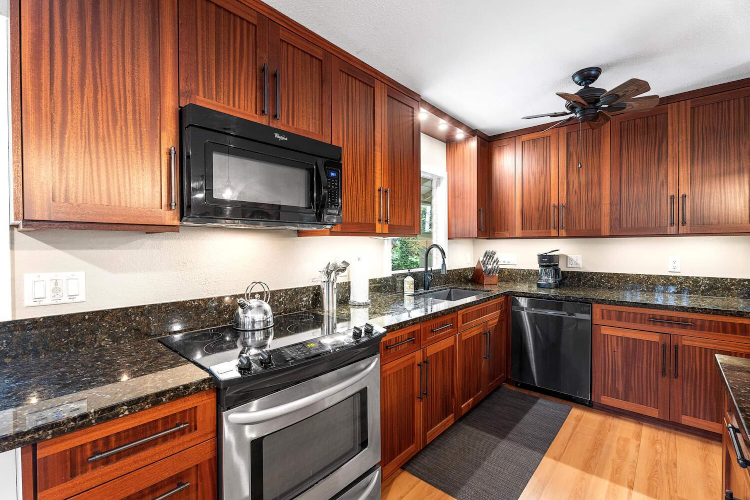Home in Kailua-Kona · ★4.91 · 3 bedrooms · 4 beds · 2 baths - Image 8