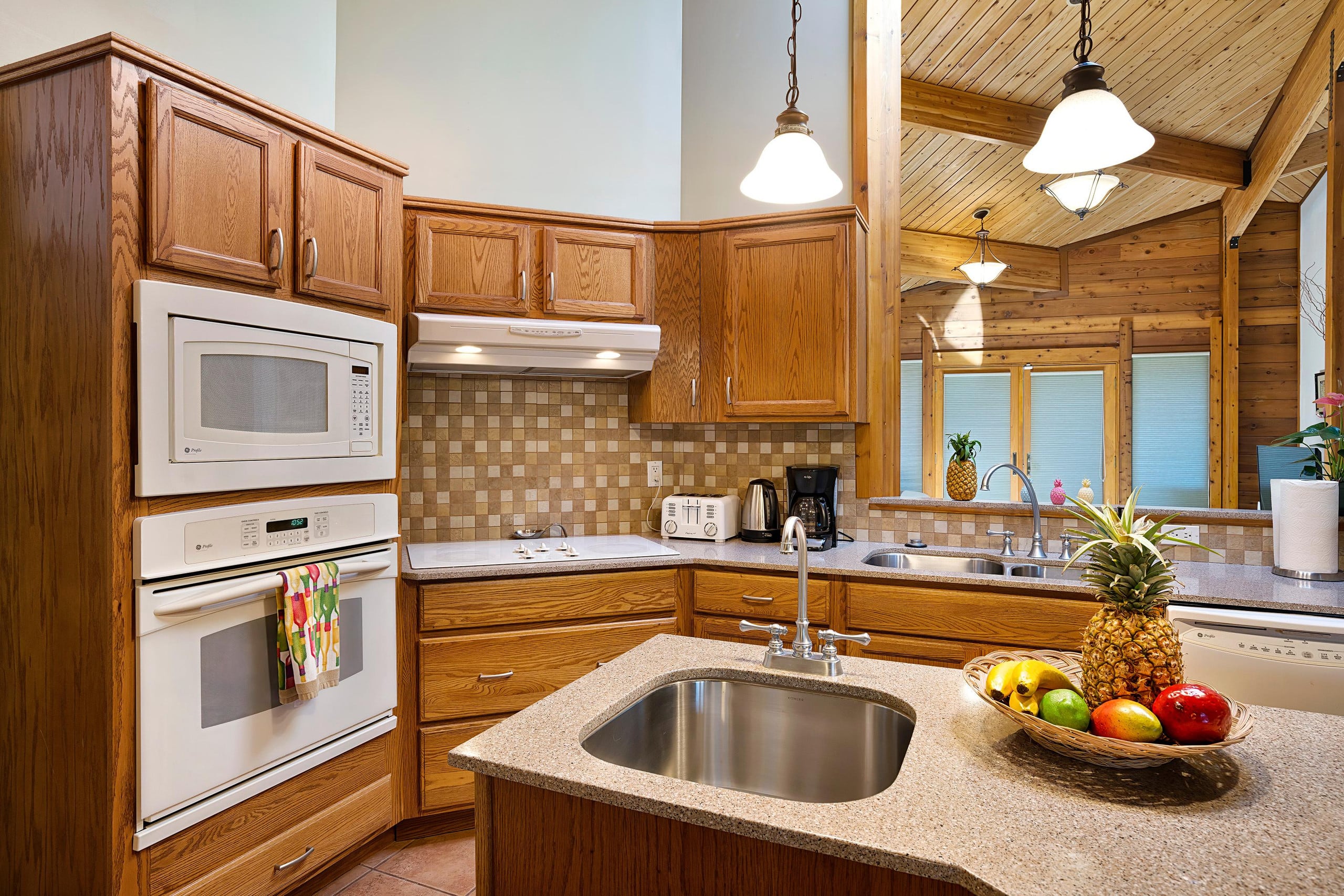 Hale O' Waikoloa- Stunning Cedar Home with Sweepi - Photo 8
