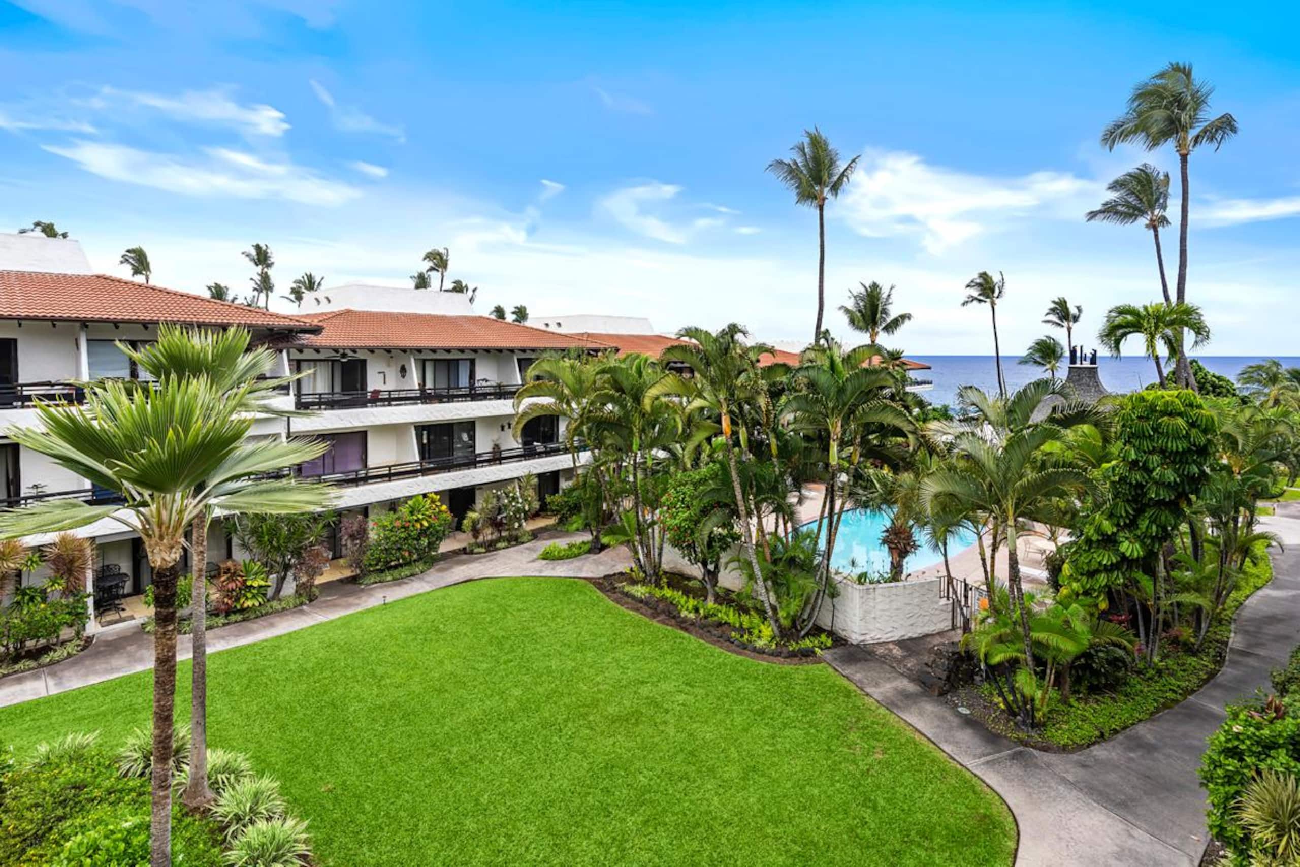 Condo in Kailua-Kona · ★4.65 · 1 bedroom · 2 beds · 1 private bath - Image 34