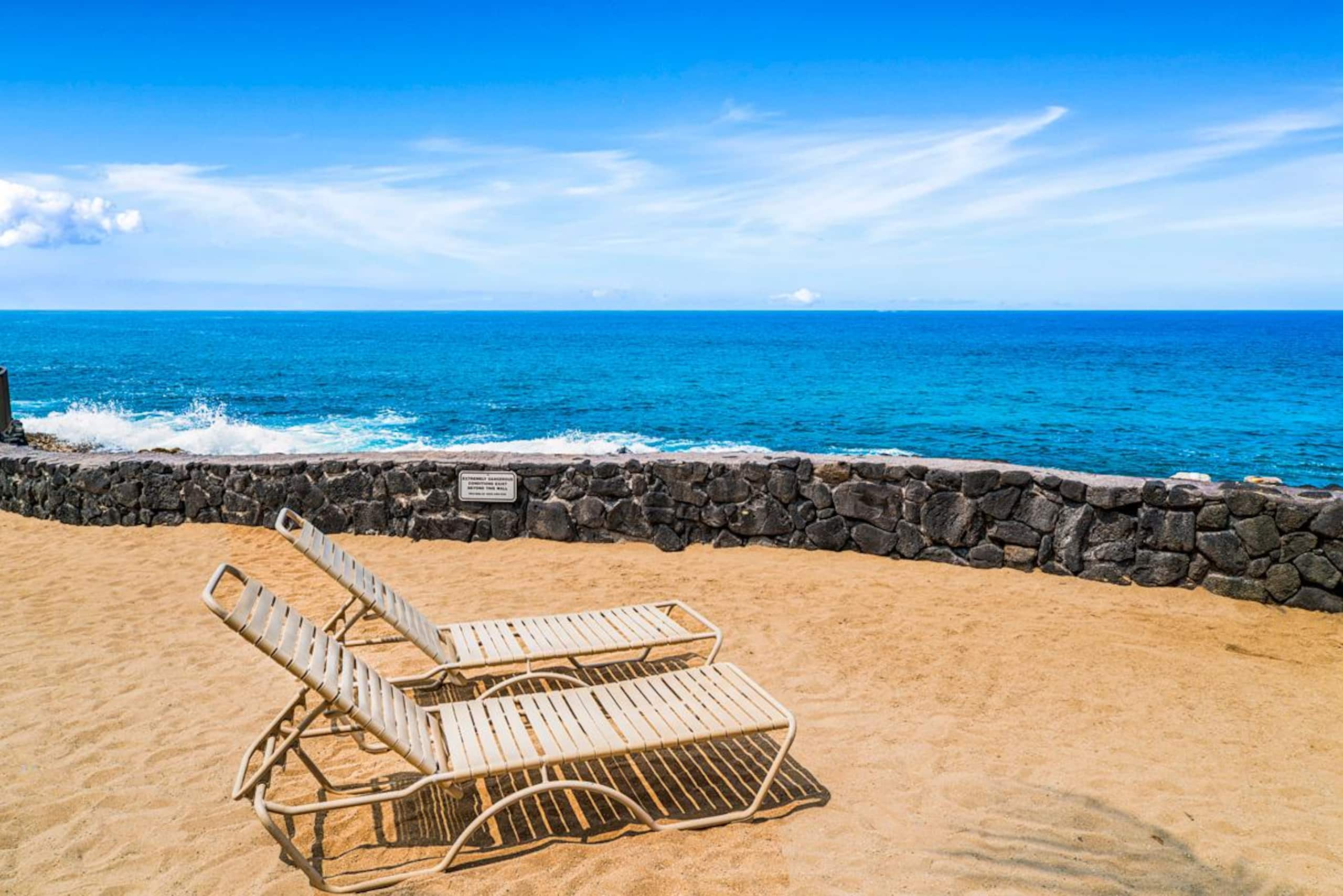 Condo in Kailua-Kona · ★4.65 · 1 bedroom · 2 beds · 1 private bath - Image 22