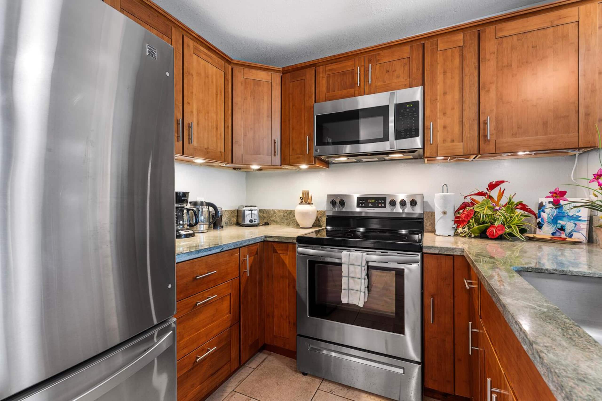Condo in Kailua-Kona · ★4.79 · 2 bedrooms · 3 beds · 2 private baths - Image 11