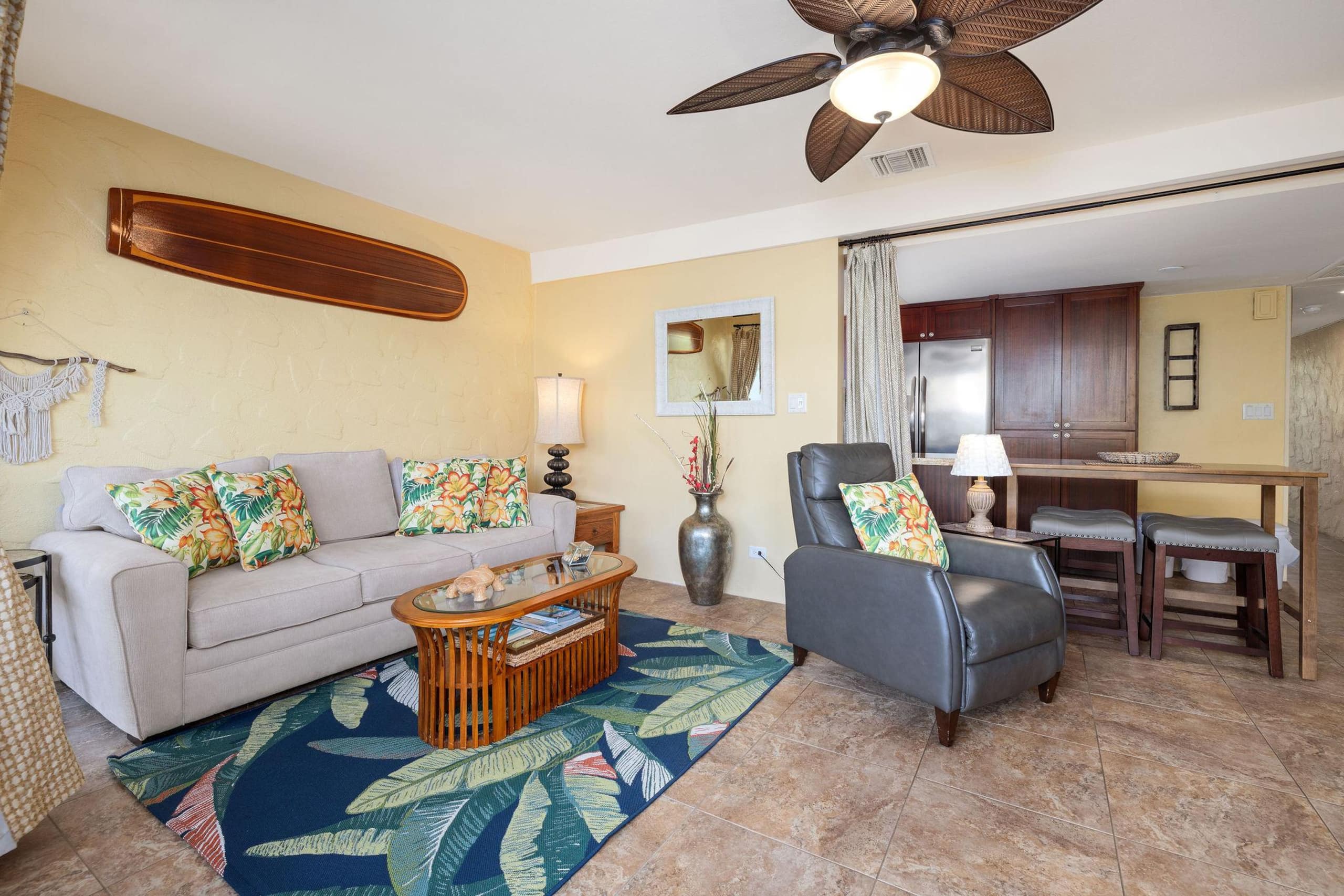 Condo in Kailua-Kona · ★4.75 · 1 bedroom · 2 beds · 1 private bath - Image 11