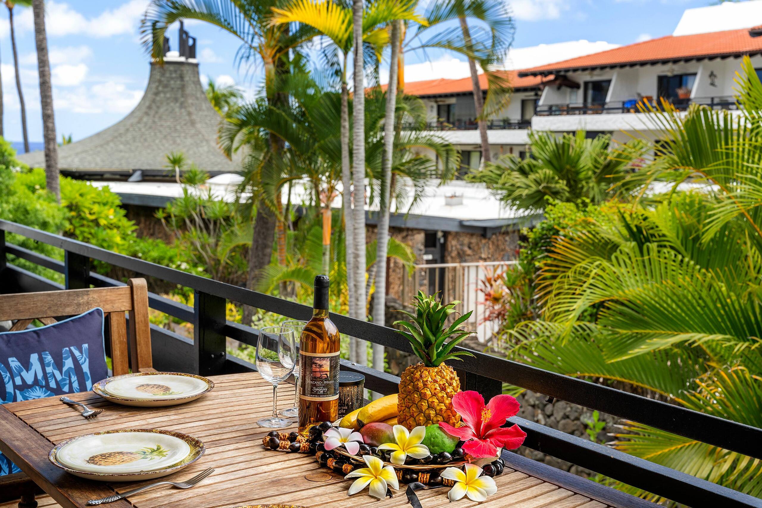 Condo in Kailua-Kona · ★4.75 · 1 bedroom · 2 beds · 1 private bath - Image 4