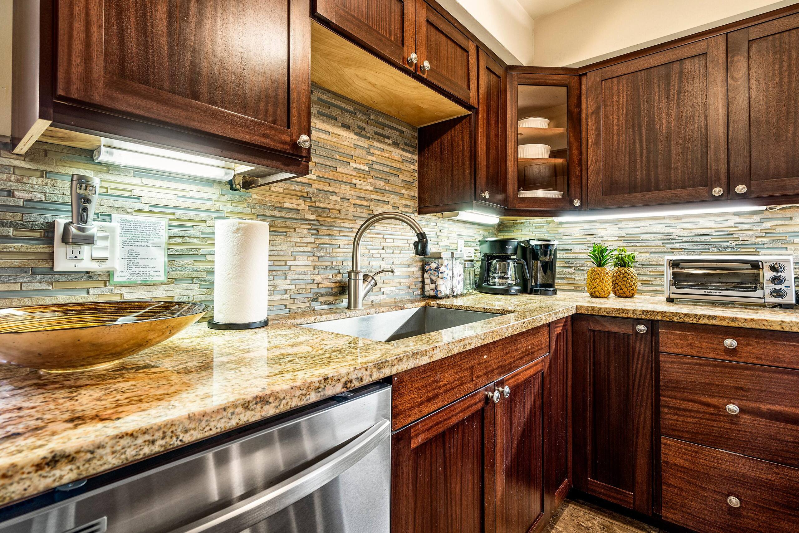 Condo in Kailua-Kona · ★4.75 · 1 bedroom · 2 beds · 1 private bath - Image 7