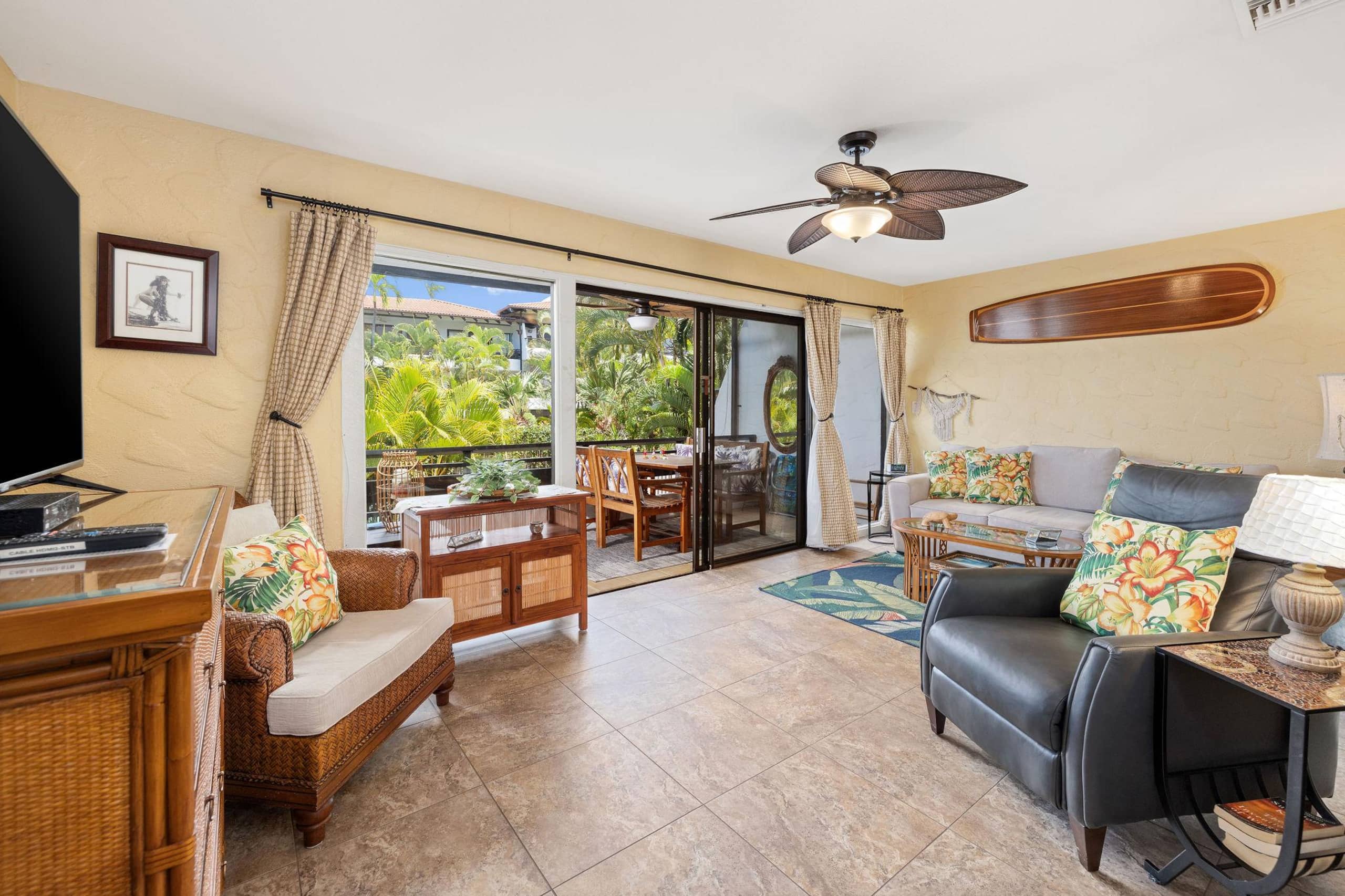 Condo in Kailua-Kona · ★4.75 · 1 bedroom · 2 beds · 1 private bath - Image 16