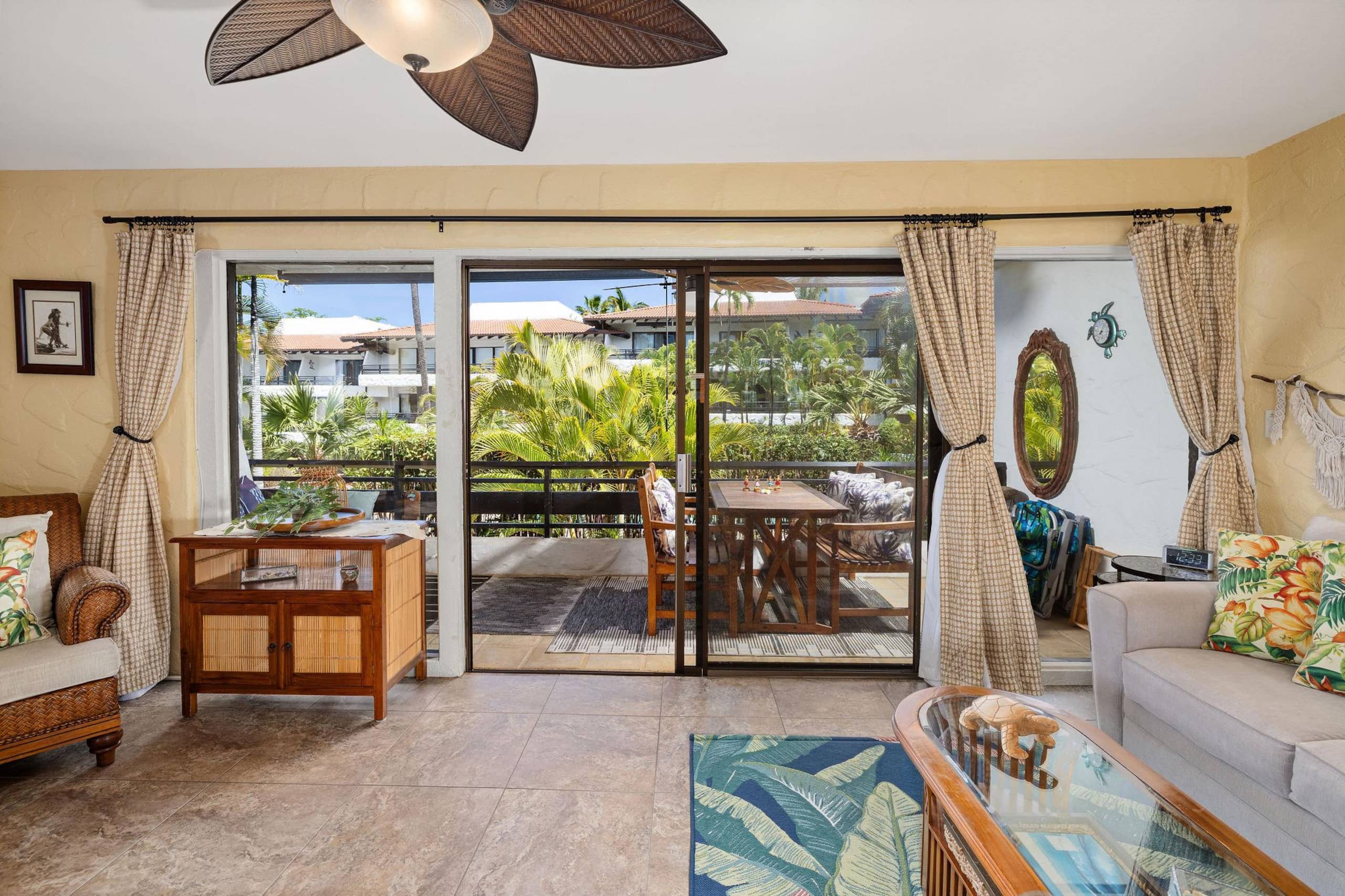 Condo in Kailua-Kona · ★4.75 · 1 bedroom · 2 beds · 1 private bath - Image 14