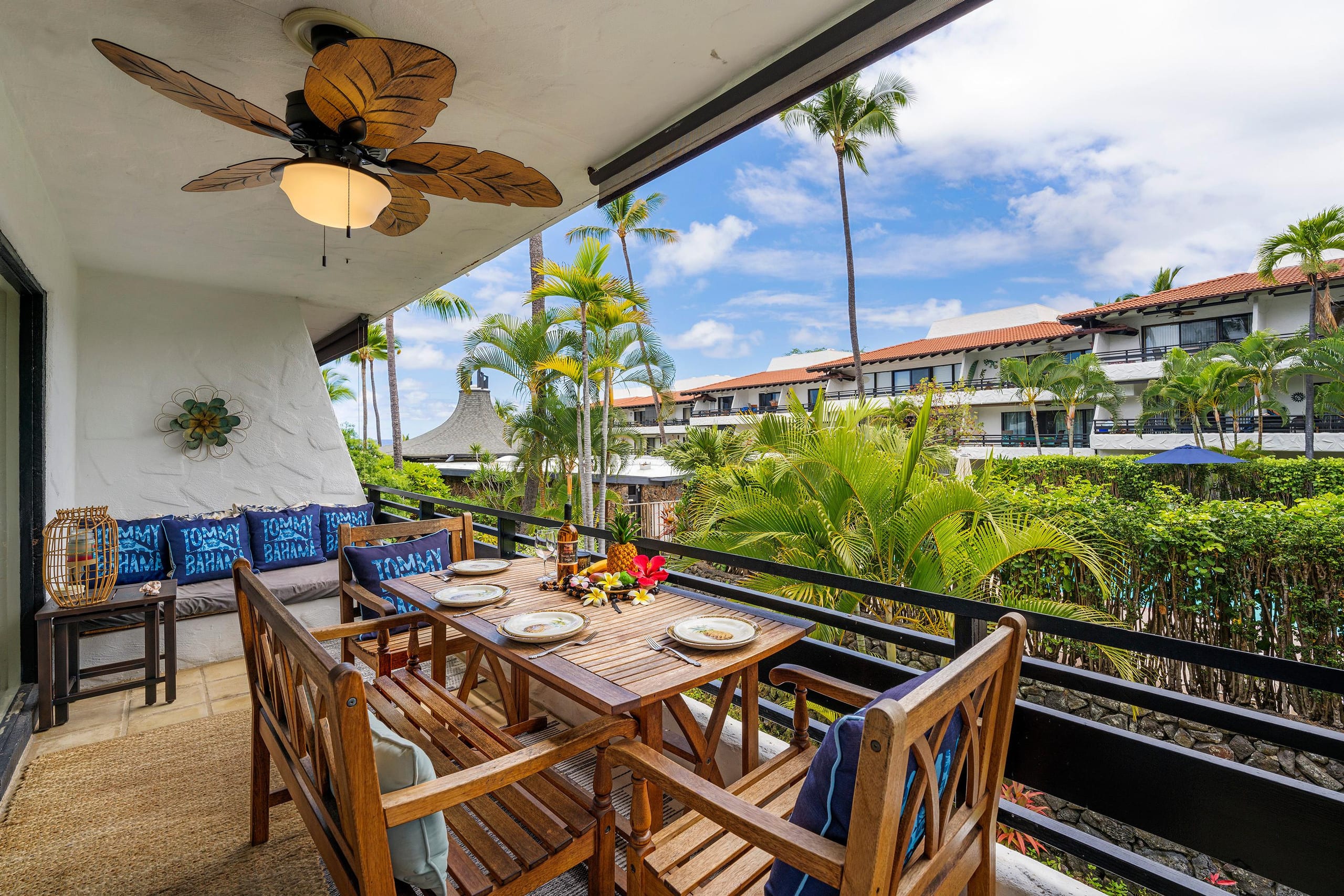 Condo in Kailua-Kona · ★4.75 · 1 bedroom · 2 beds · 1 private bath - Image 2