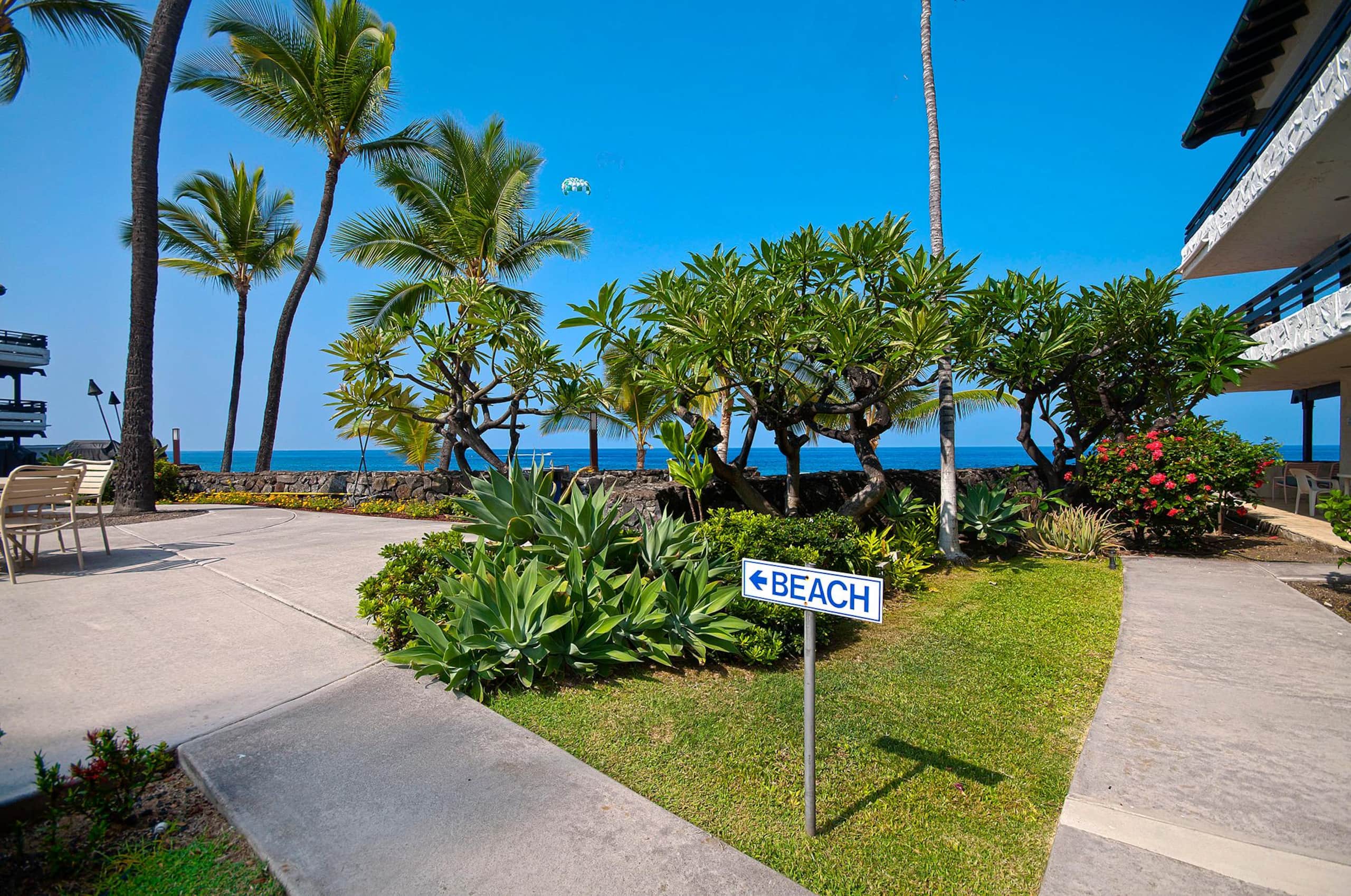 Condo in Kailua-Kona · ★4.75 · 1 bedroom · 2 beds · 1 private bath - Image 39