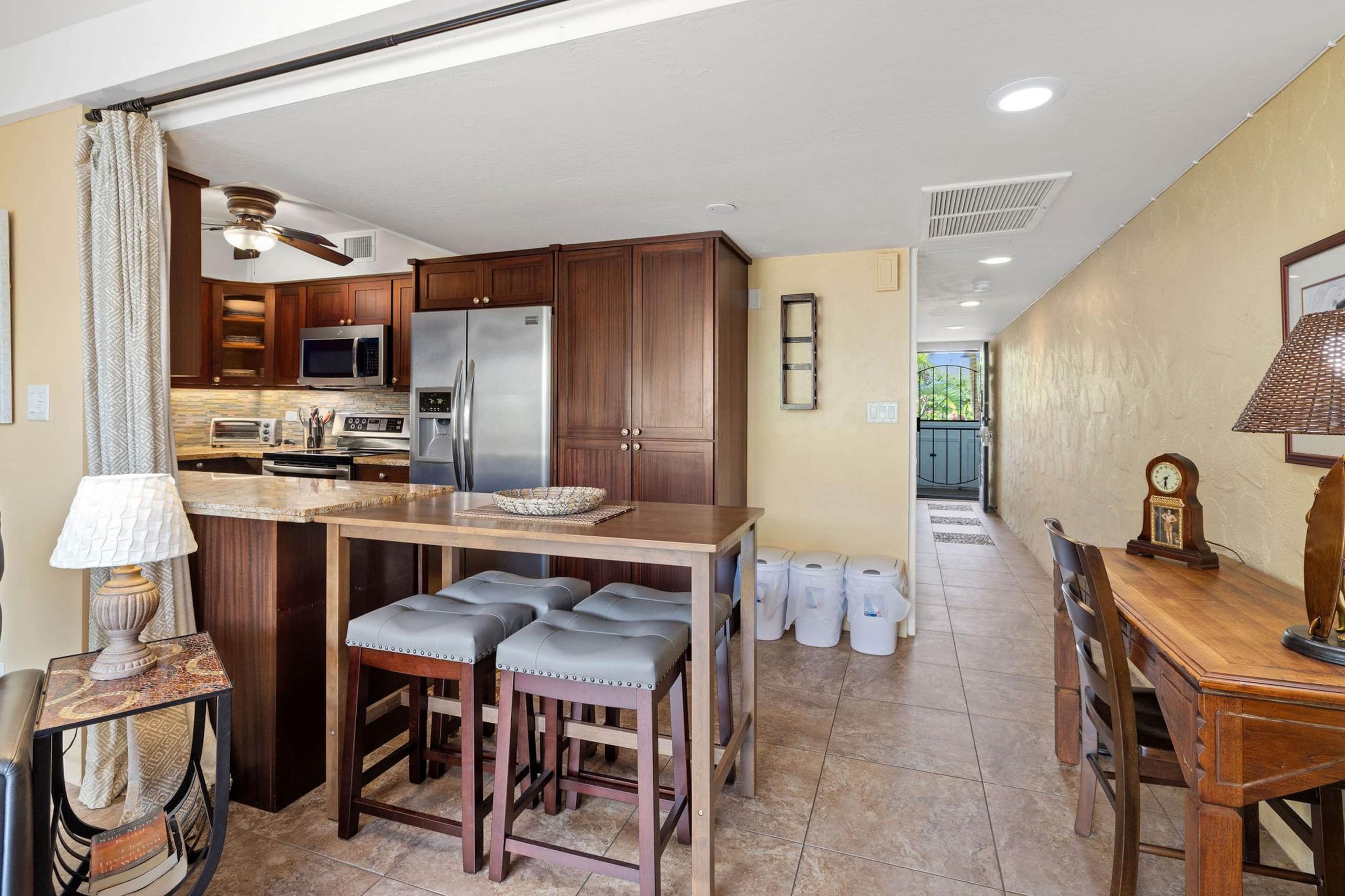 Condo in Kailua-Kona · ★4.75 · 1 bedroom · 2 beds · 1 private bath - Image 15