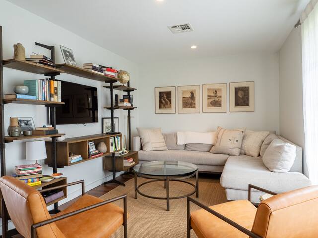 Barton Hills + Private Pool – Pearl! gallery image 2