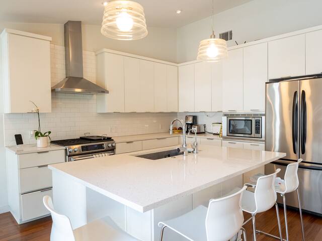 Barton Hills + Private Pool – Pearl! gallery image 4