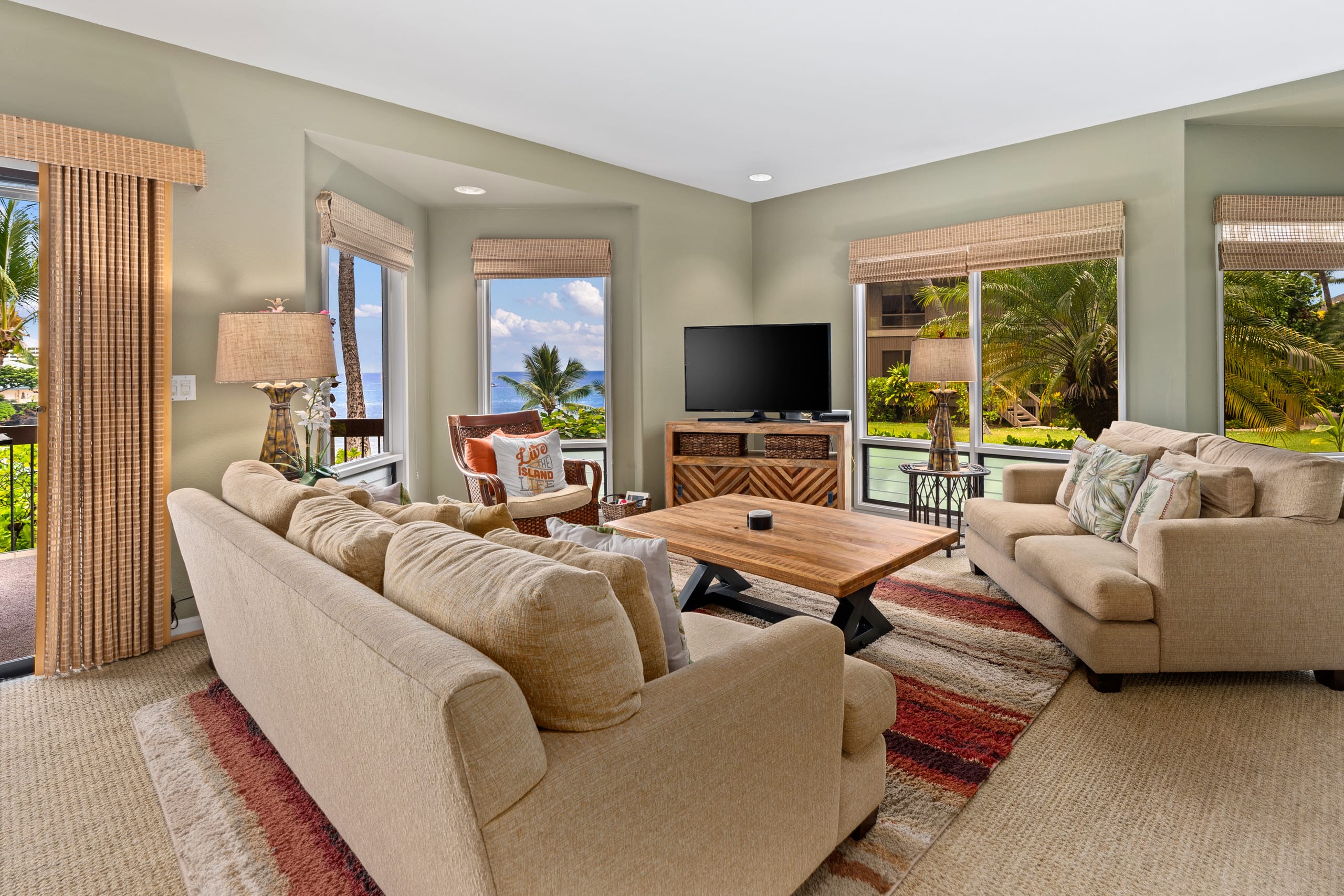 Condo in Kailua-Kona · ★4.83 · 2 bedrooms · 3 beds · 2 baths - Image 5