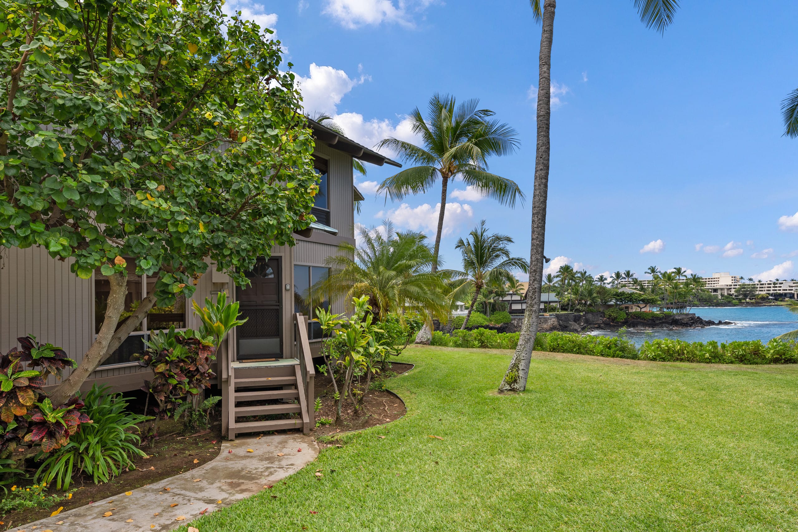 Condo in Kailua-Kona · ★4.83 · 2 bedrooms · 3 beds · 2 baths - Image 39